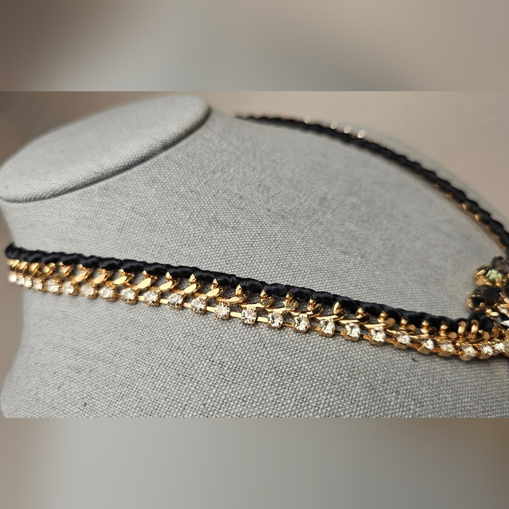 [GUESS] Gold Tone Multi-Color Stones Collar Statement Necklace - Picture 8 of 16